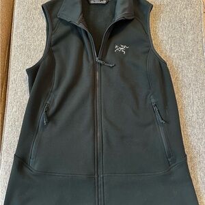 Arc'teryx Women's Med Kyanite Polartec Light Fleece